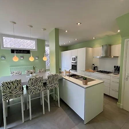 Βίλα Charmante Maison Avec 3 Places De Parking *